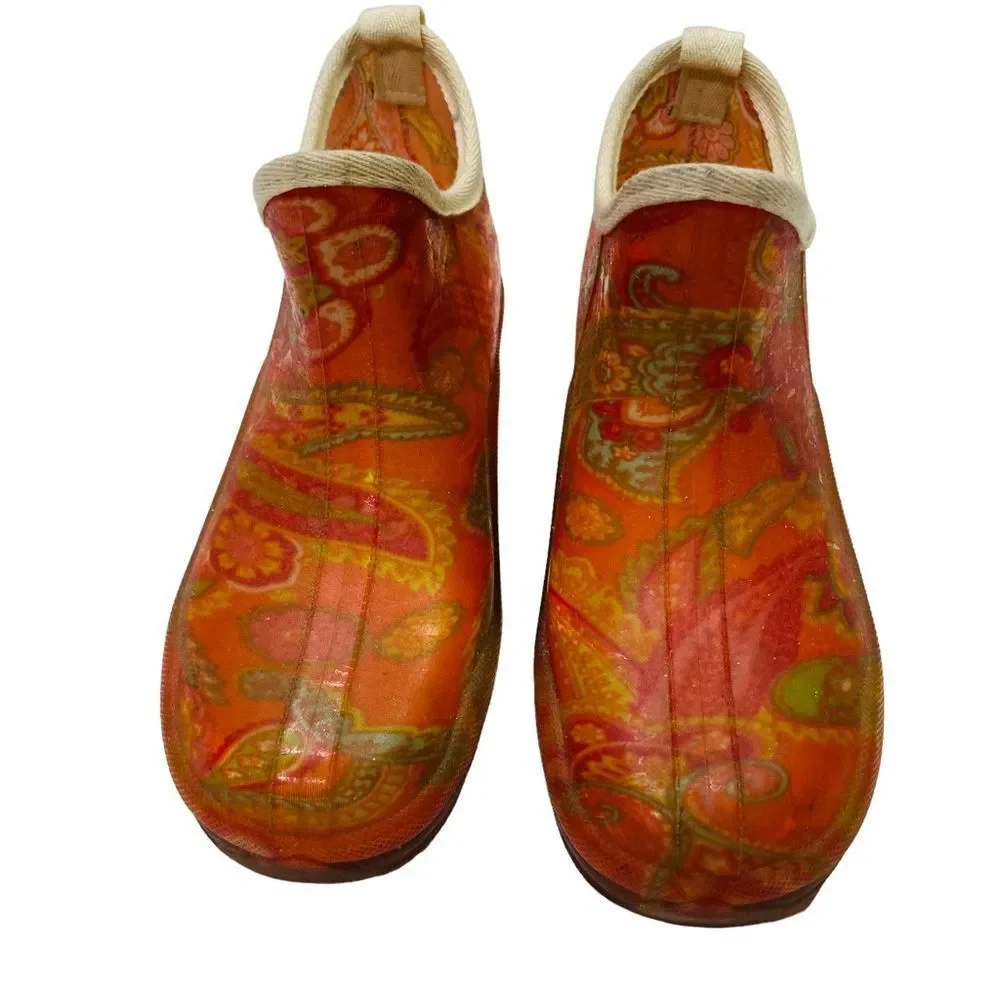 10/$25🦋 JoAnn Fabrics Orange Paisley Rain Booties - Size Small